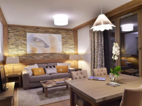 Appartement Raffiné aux Pieds des Pistes avec Parking et Accès Fitness - FR-1-562-52